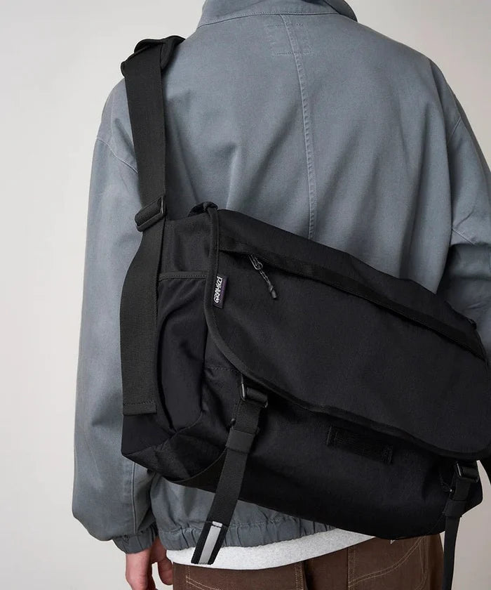 Gramicci – Messenger Bag – Black - Accessoires - G5FB-161-BLACK-F