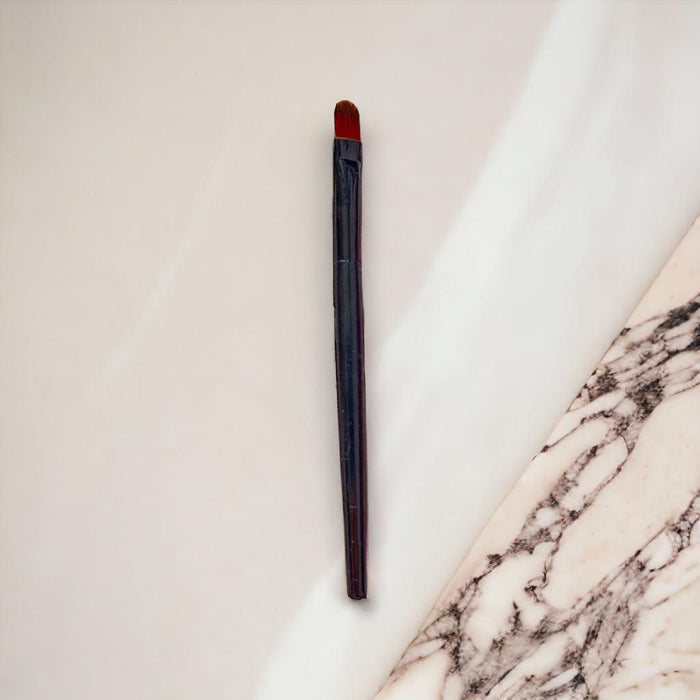 Lip brush