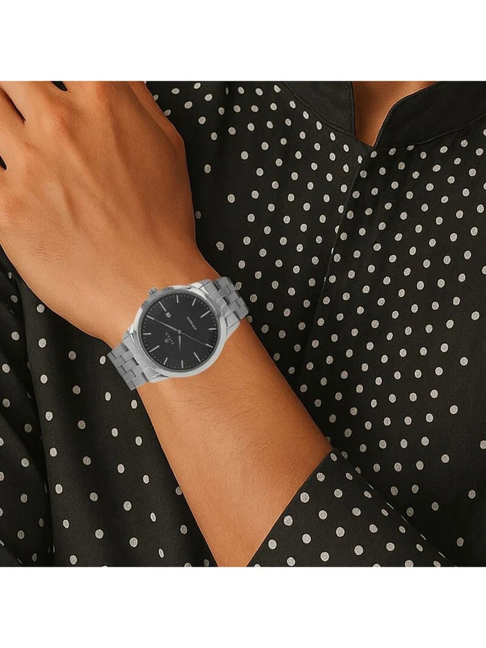 Titan Round Black Dial Analog Watch - NU1584SM04