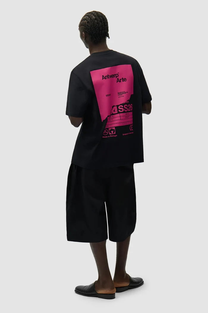 Arte Antwerp – Back Poster T-shirt Black - T-shirts - SS26-099T