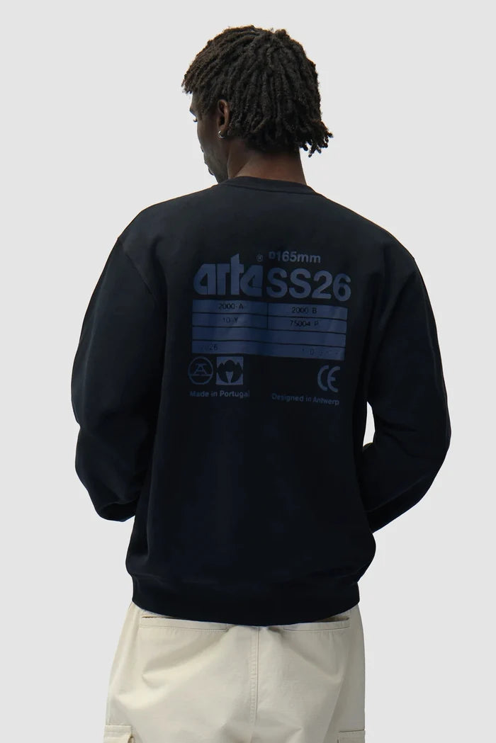 Arte Antwerp – Back SS26 Crewneck Black - Pulls et Sweats - SS26-155C