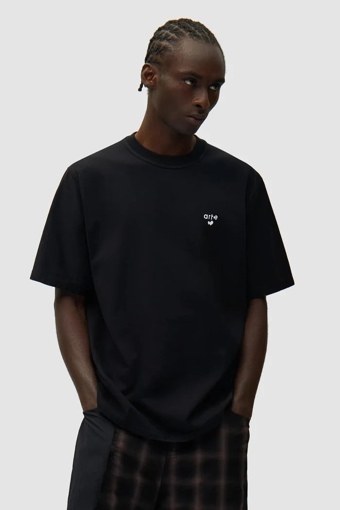 Arte Antwerp – Heart Logo T-shirt Black - T-shirts - SS26-125T