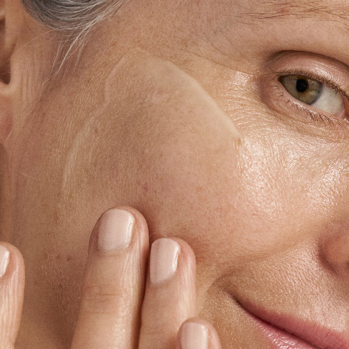 biolumin-c vitamin c gel moisturizer application