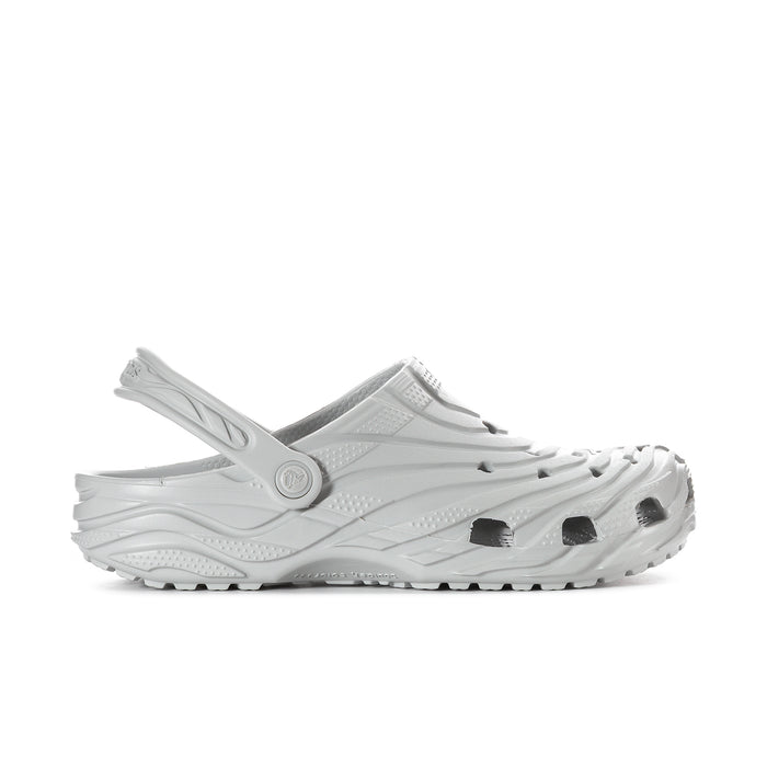 Men's white clog with perforations, adjustable heel strap, textured tread