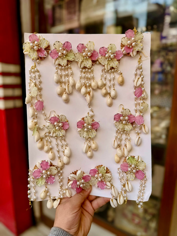DARK PINK PISTA HANDMADE SHELLS JEWELLERY - The Bhandari Co.