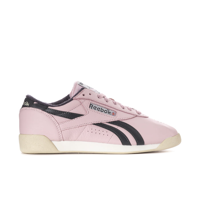 Women's low-top sneakers, pink leather with black stripes and cream rubber sole