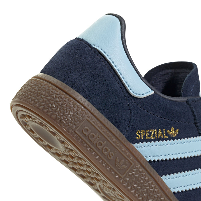 Kids adidas Spezial heel close-up in navy suede with "SPEZIAL" detail