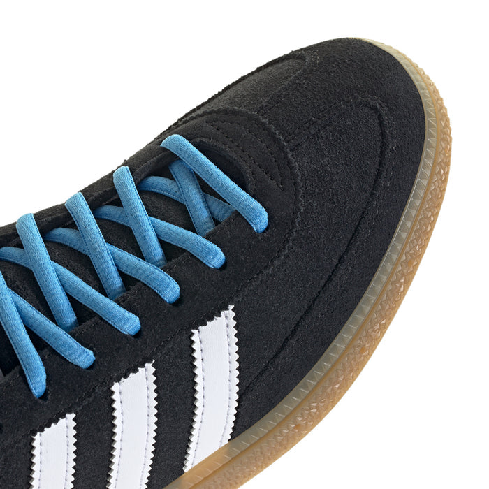 Men's Handball Spezial lace-up close-up: blue laces on black suede