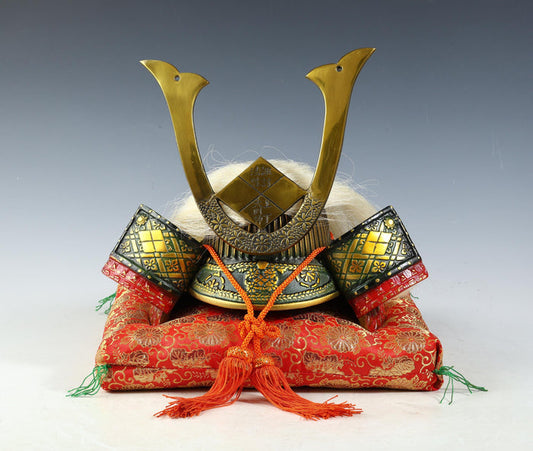 Japanese Nice Vintage Samurai Helmet -Takeda Shingen Colored Kabuto- with a cushion