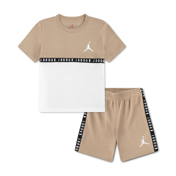 Beige toddler two-piece short set: T-shirt with Jumpman logo, logo-tape shorts