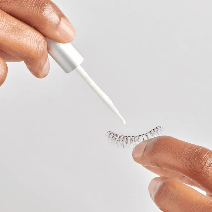 KISS SuperStick 5 Day Stay Strip Waterproof Lash Adhesive - Clear لاصق الرموش الشفاف