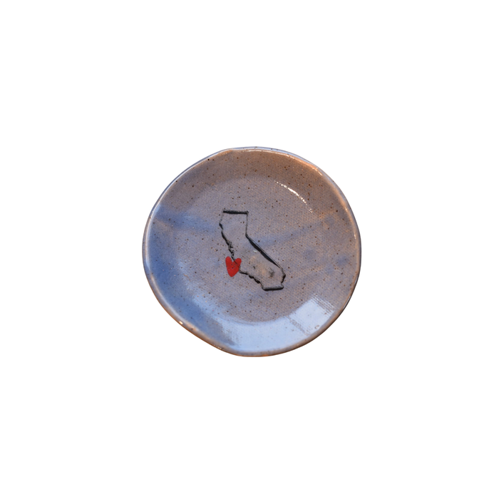 Round mini ceramic plate, blue glazed finish with California silhouette and red heart