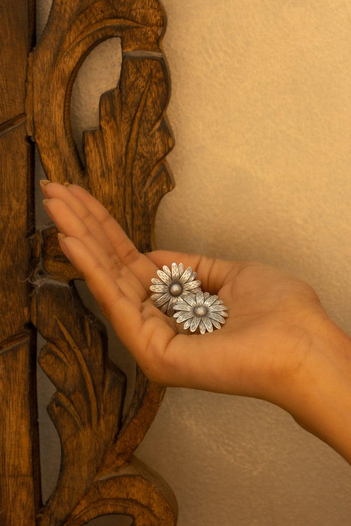 Moh Sunflower Intricate Stud Earring