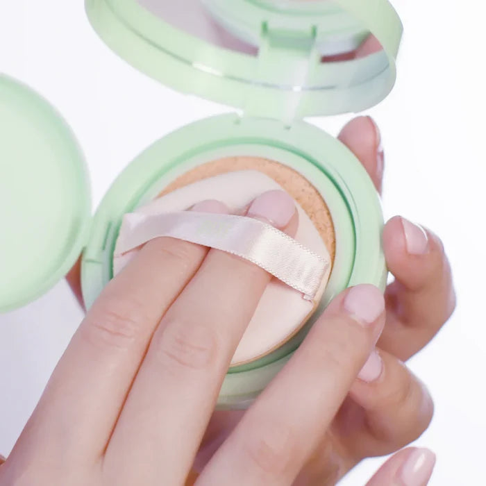 PIXI Glow Tint Cushion Brightening Colour Corrector كريم تصحيح وتوحيد لون البشرة من بيكسي