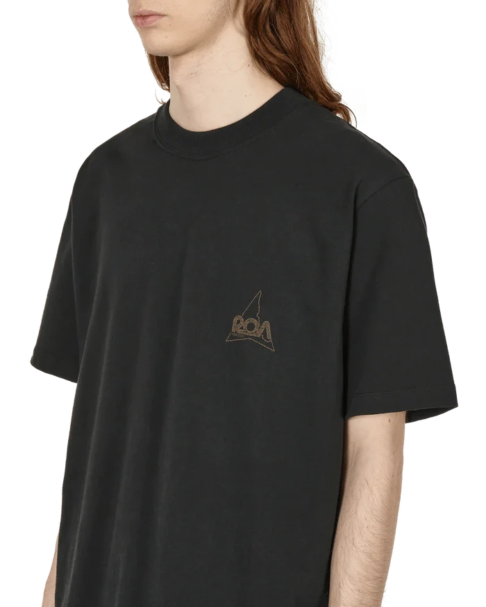 Roa Hiking - Shortsleeve Graphic - Black-T-shirts-BLK0001