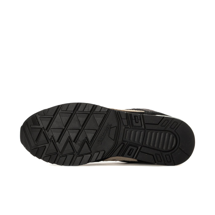 Men's Saucony Shadow 5000 outsole, black treaded rubber sole with textured pattern.
