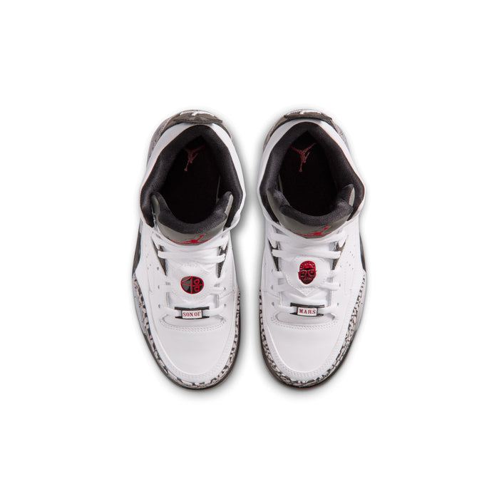 Youth low-cut sneakers with white leather uppers, black lining, red emblem on tongue
