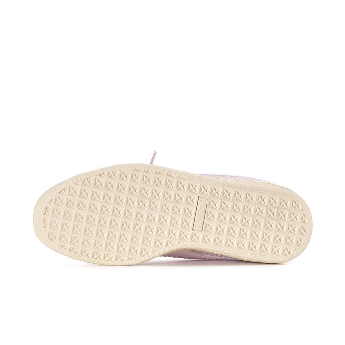 Women’s pink suede sneakers outsole with diamond traction pattern and light rubber tread