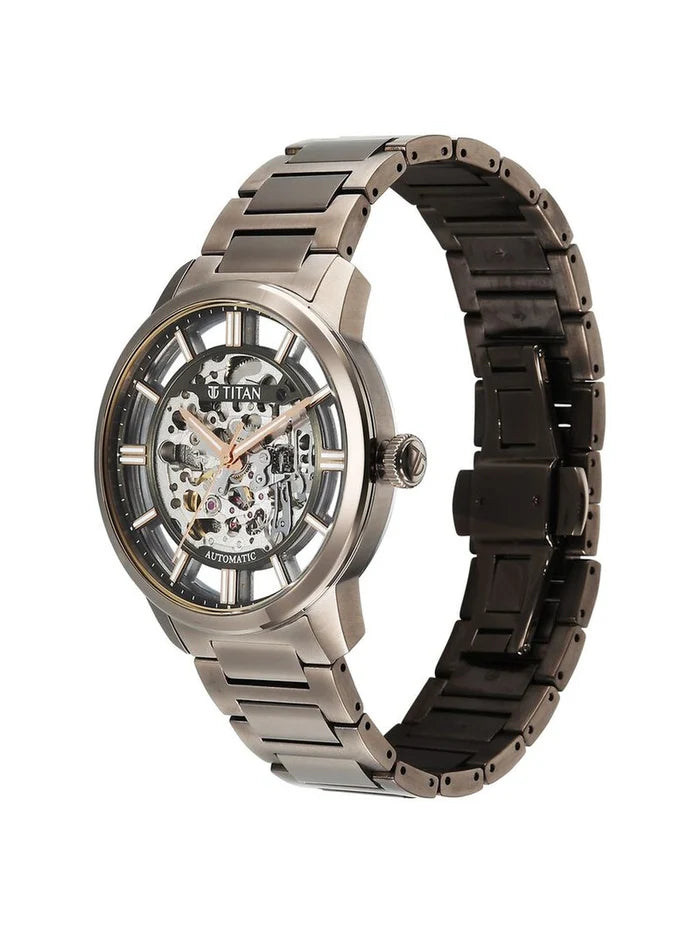 Titan Round Black Dial Analog Watch - 90220QM01