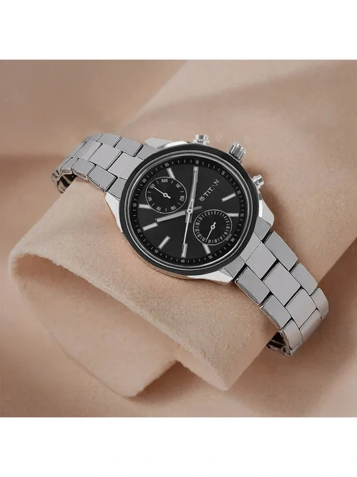 Titan Round Grey Dial Analog Watch - NU1733KM01
