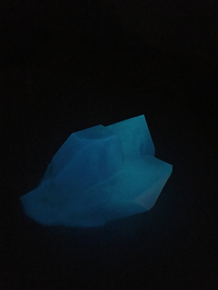 URETHANE GLOW IN THE DARK WALL CRYSTAL- MEDIUM- PURPLE HOLOGRAPHIC
