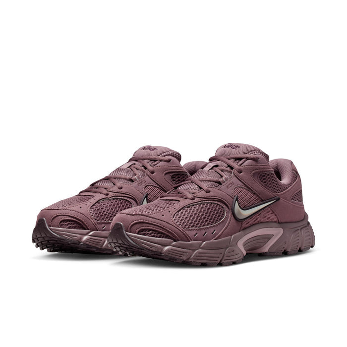 Men's athletic sneakers in dusty mauve, lace-up design with molded running sole
