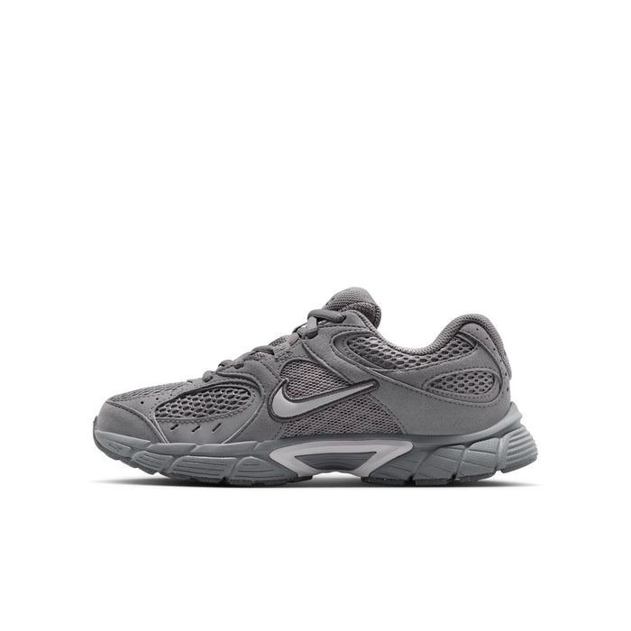 Youth running shoes in dark gray with swoosh detail and breathable mesh toe panels